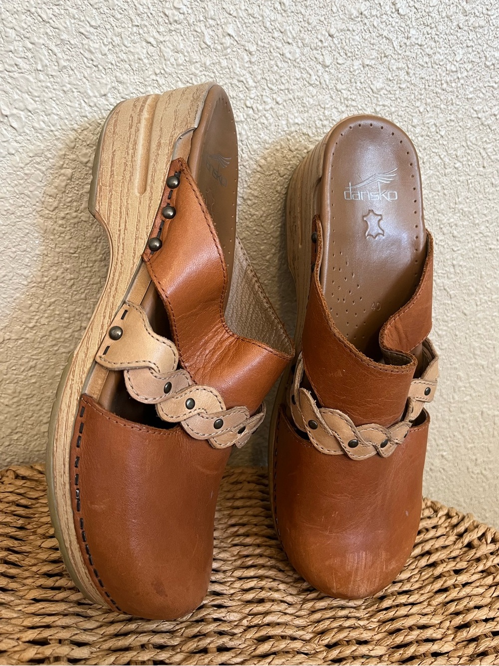 Dansko Sherise Heritage Cutout Leather Clogs Slip On Shoes Size 40 Women's US 10
